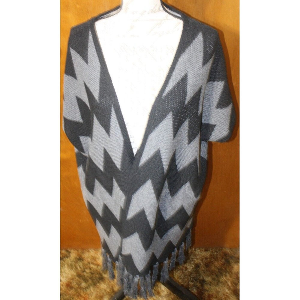 Pol Chevron Cardigan Sweater Fringe Trim Open Front Black/Gray Shawl Topper Sz L